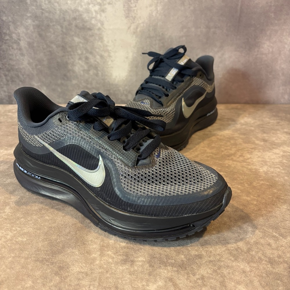 Nike Air Zoom Pegasus Men Size 11.5 Premium Thunder Blue
HQ2592-405